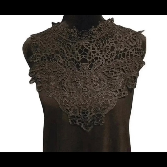 Sleeveless top with crochet lace detail - Picture 2 of 8